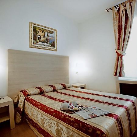Hotel Saturnia Rome Bilik gambar
