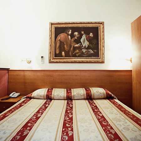 Hotel Saturnia Rome Bilik gambar