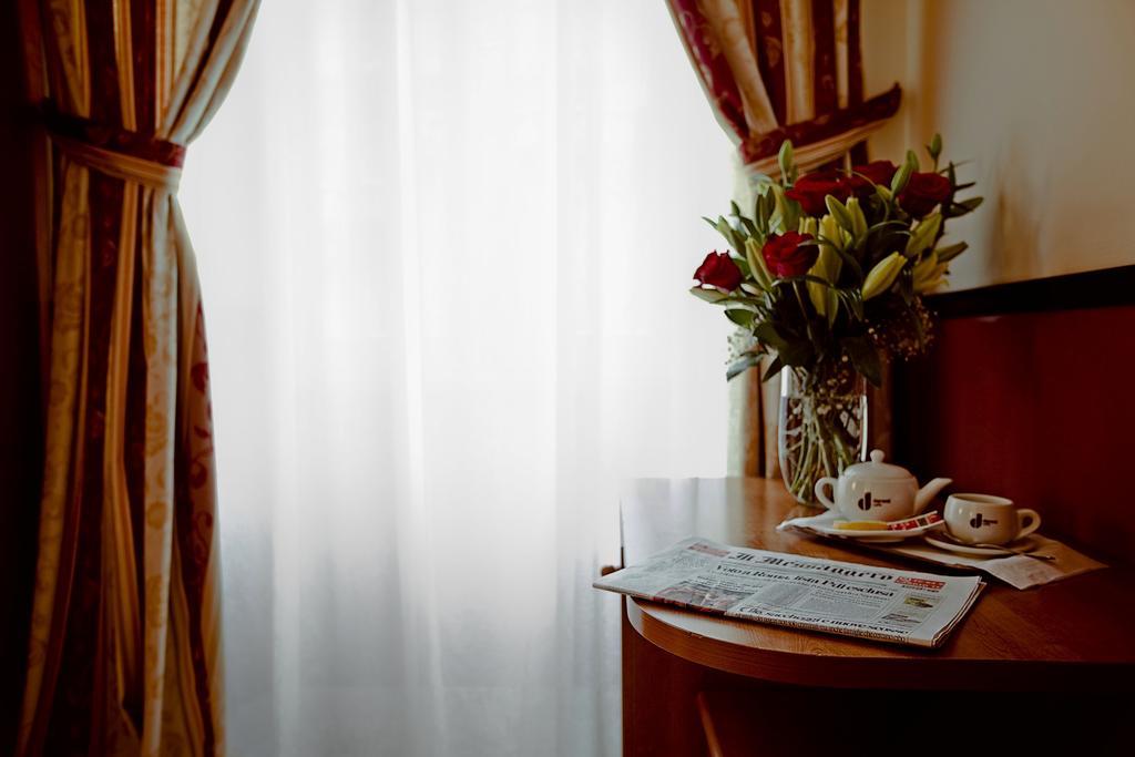 Hotel Saturnia Rome Bilik gambar
