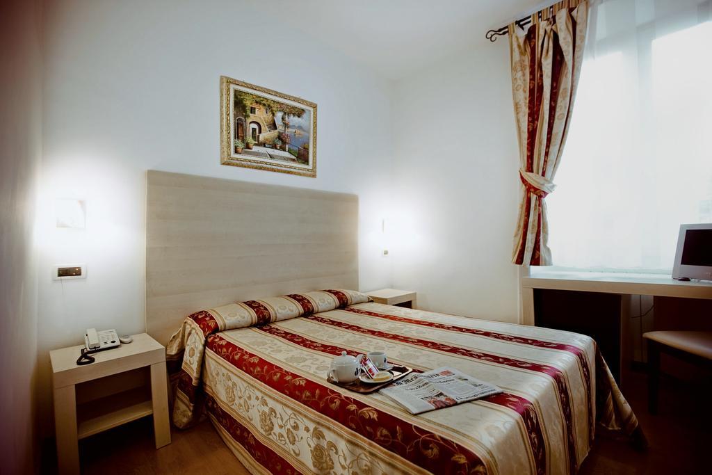 Hotel Saturnia Rome Bilik gambar