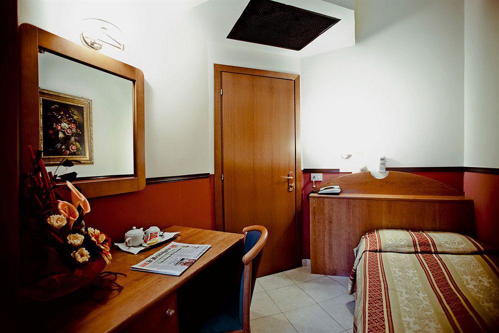 Hotel Saturnia Rome Luaran gambar
